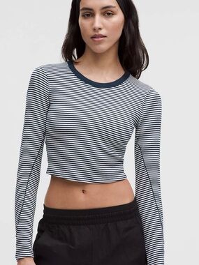 Lululemon Hold Tight Straight-Hem Cropped Long-Sleeve Shirt 12